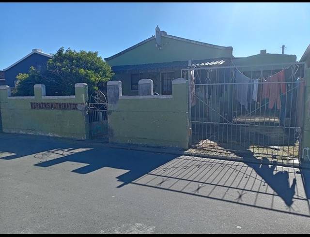 5 BEDROOM HOUSE FOR SALE IN MITCHELLS PLAIN CENTRAL